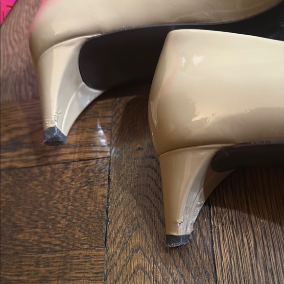 Tory Burch Cream Leather Heels - Picture 7 of 8